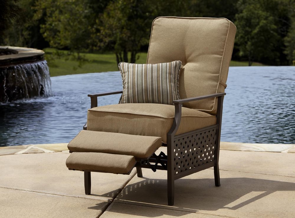 10 Best Outdoor Recliners (Winter 2024) Which One to Buy?