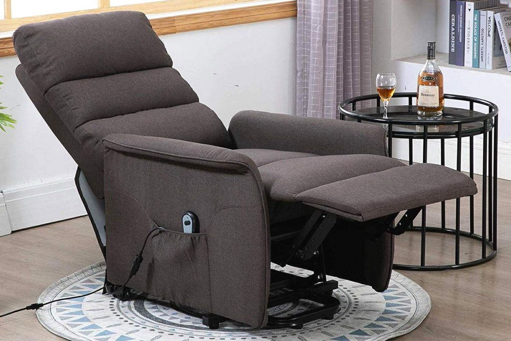 7 Best Recliners for Short People - Design That Cares!