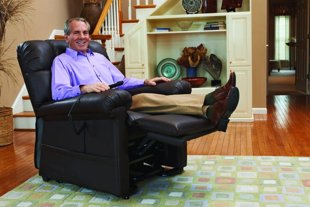 8 Best Lift Recliners for Elderly - Attention to Every Detail!