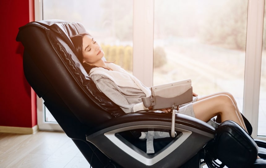 4 Best Massage Chairs for Tall Person - Great Full-Body Relaxation