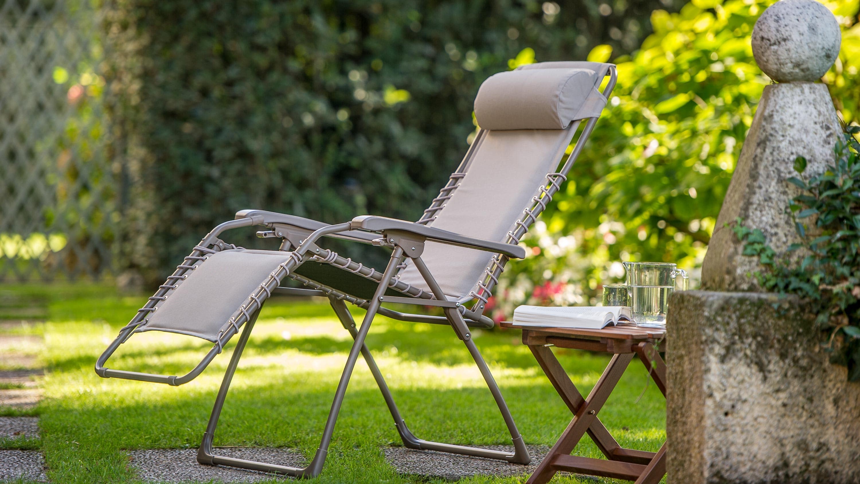 10 Best Lawn Chairs (Summer 2022) Which One to Buy?