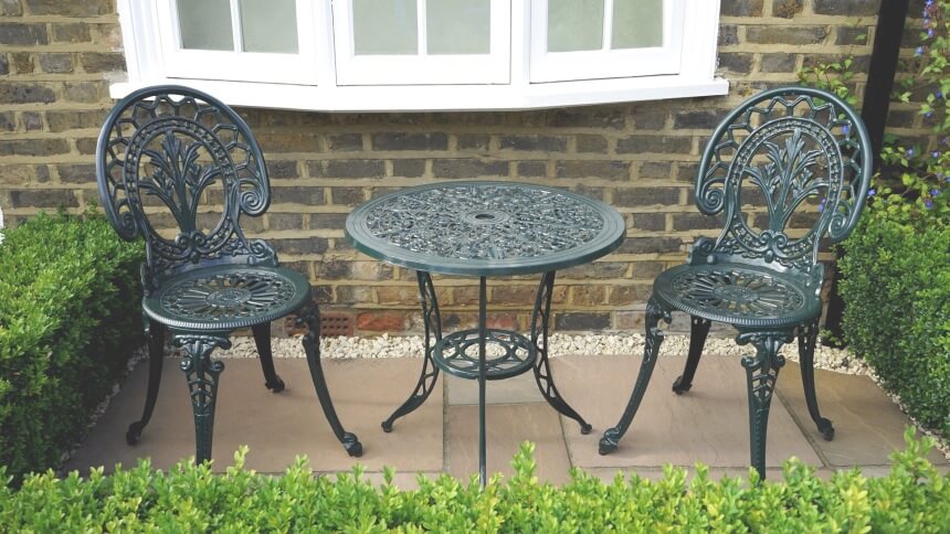 How to Clean Patio Furniture? Tips and Tricks!
